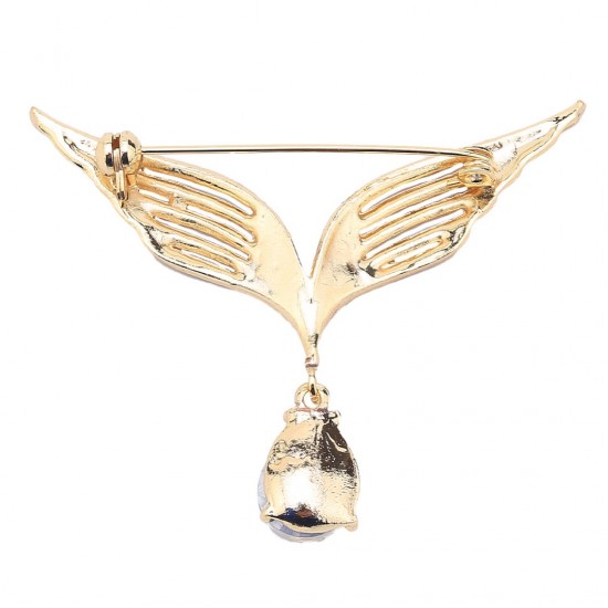 Gold color wing brooch Gold color wing brooch